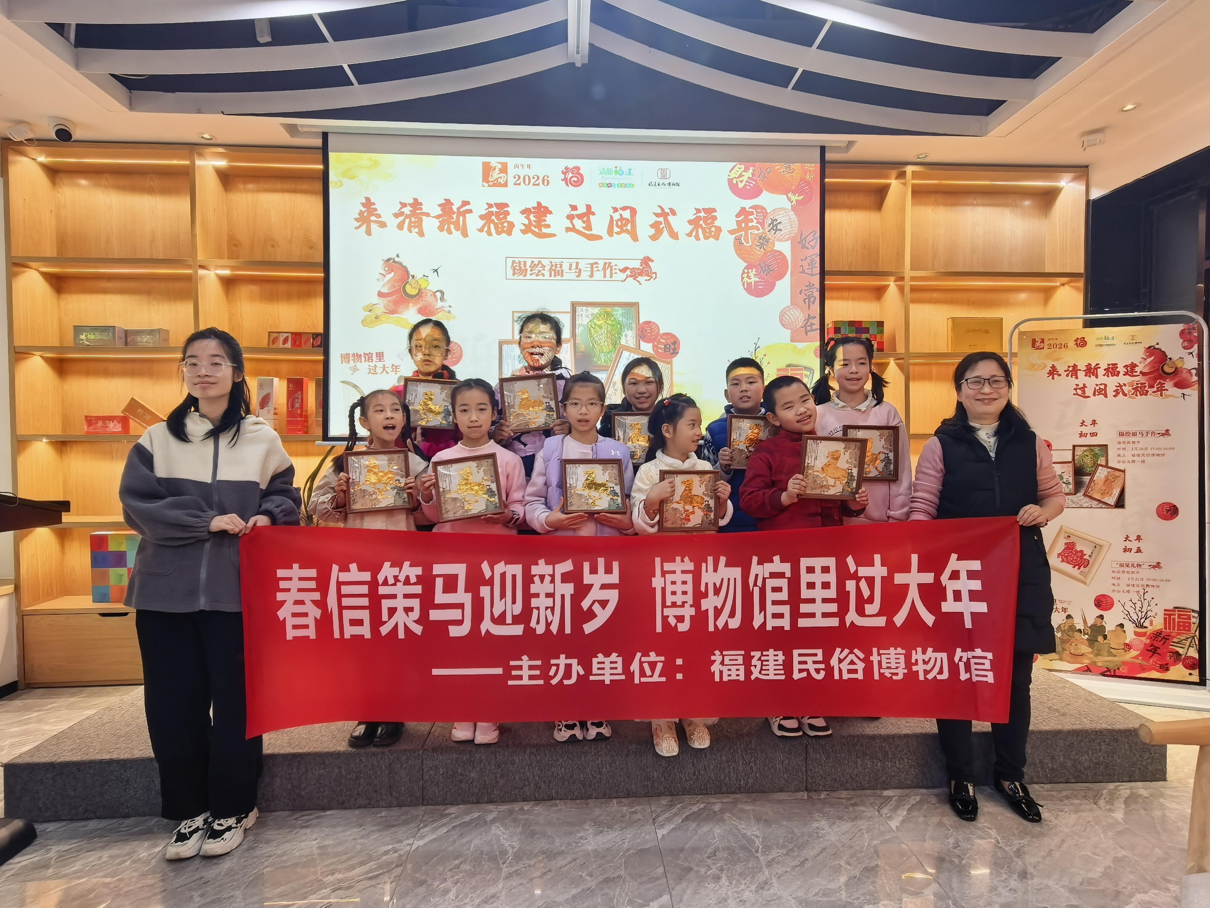 ���������˫�м����࣬�����´���